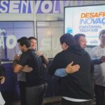 Participantes comemoram e se abraçam após a divulgação dos resultados do Desafio de Inovação Pantanal Tech MS 2026.