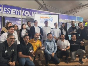 Finalistas do Desafio de Inovação Pantanal Tech MS 2026 reunidos com seus prêmios.