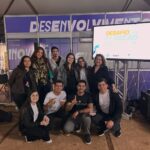 Equipe do LPPFB reunida com os prêmios conquistados pelos projetos ACRODERMO e AcroNano.